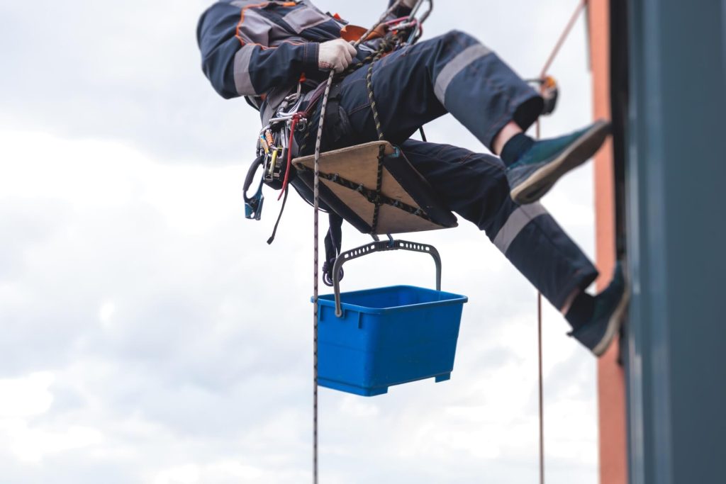 Why Working at Heights Training in Melbourne is Crucial for Construction Workers